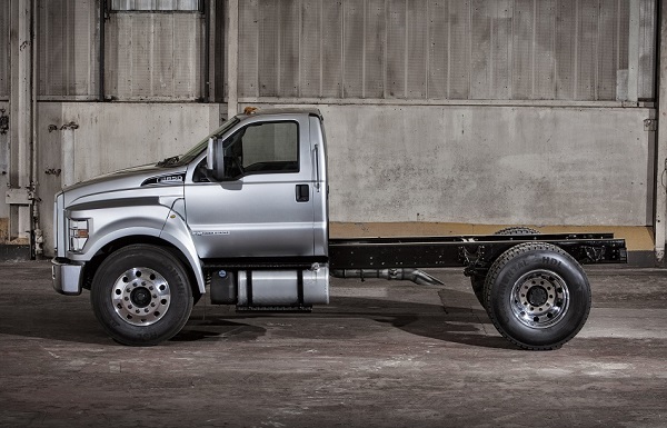 2017-ford-f-650-side