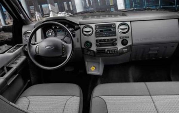 2017-ford-f-750-interior