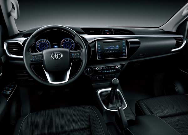 2017-toyota-hilux-diesel-interior