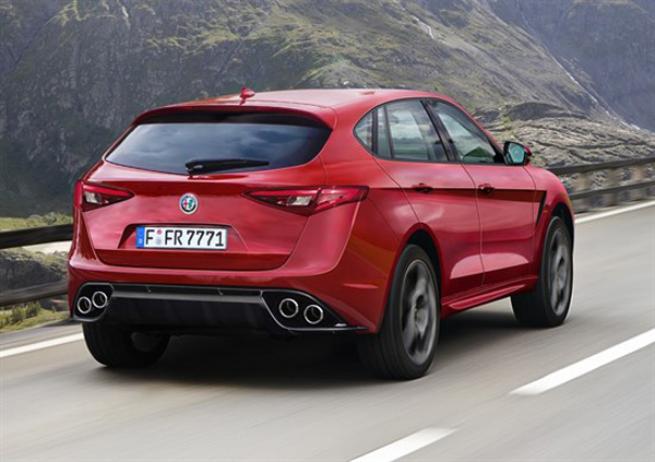 2017-alfa-romeo-suv-back