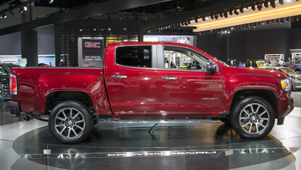 2017-gmc-canyon-side