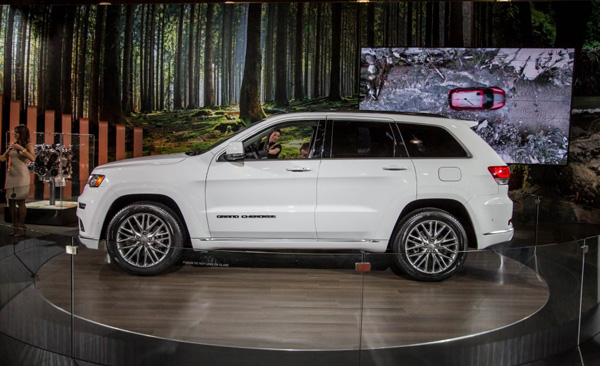 2017-jeep-grand-cherokee-side