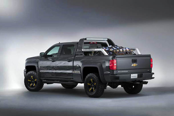 2017-chevrolet-colorado-diesel-back