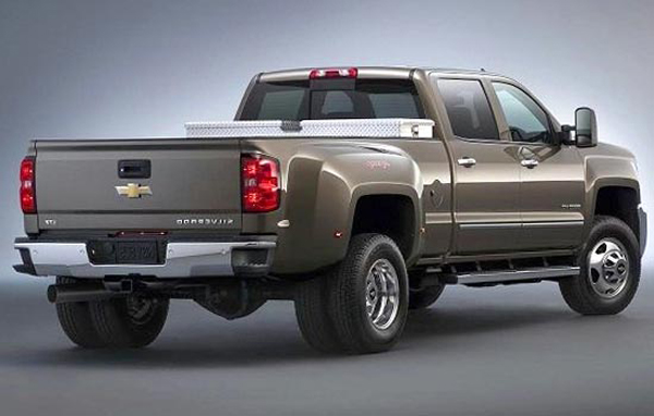 2018-chevrolet-silverado-3500hd-back