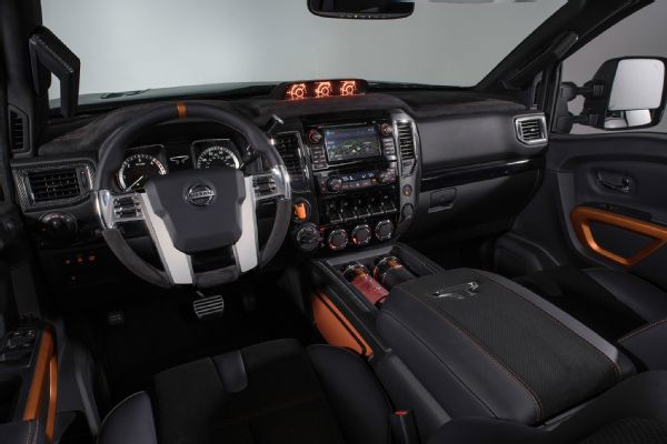 2019-nissan-titan-interior