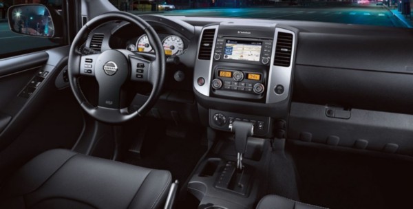 2021-Nissan-Frontier-Interior